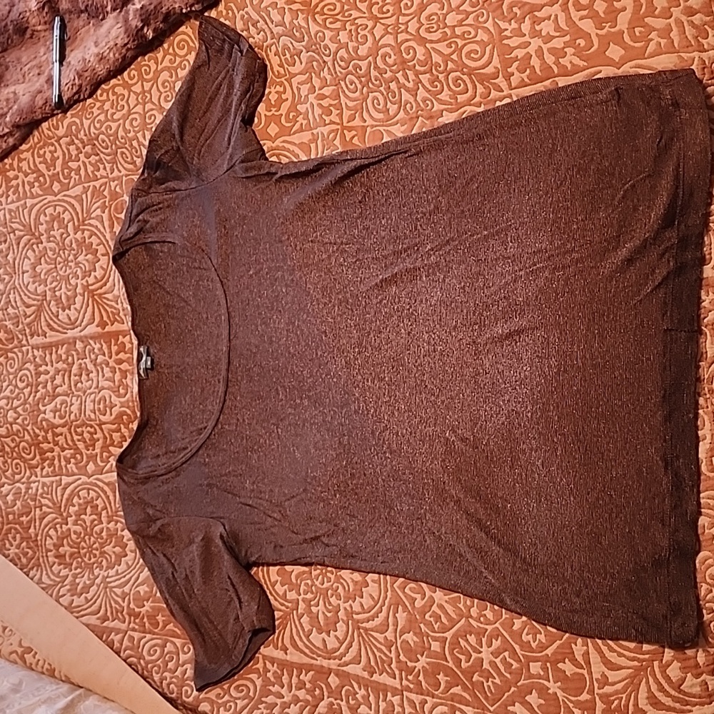 Brown/gold color tee top
